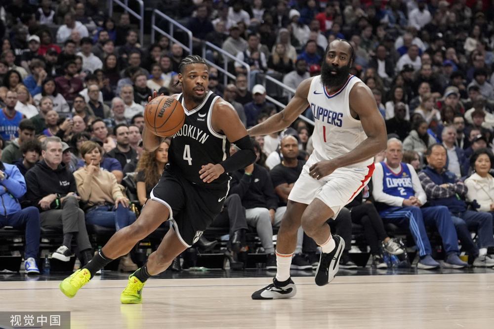 欠缺足够的 欠缺足够的